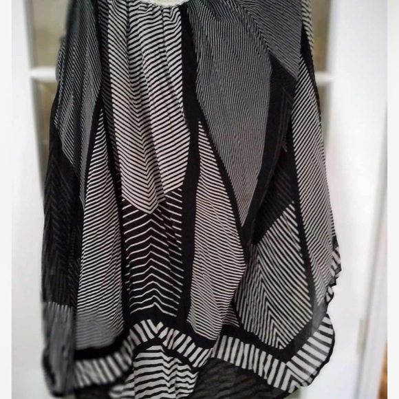 Black and with tunique dress too - Picture 3 of 4